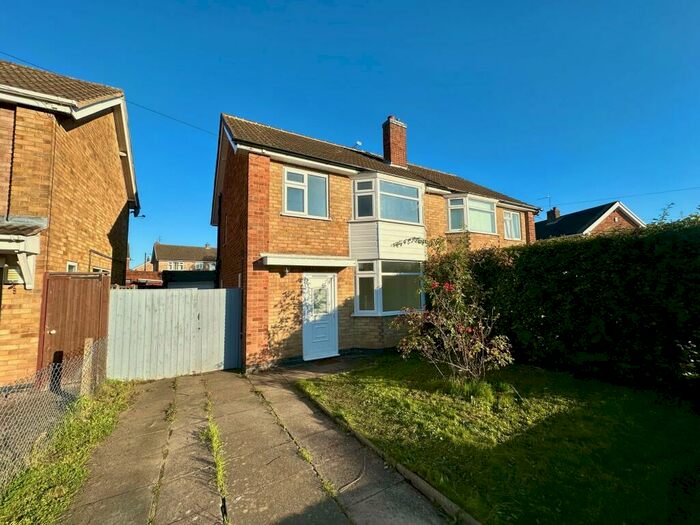 3 Bedroom House To Rent In Derwent Drive, Loughborough, LE11