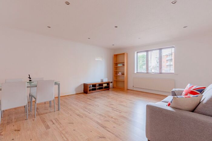 1 Bedroom Flat To Rent In Grenade Street, London ., E14