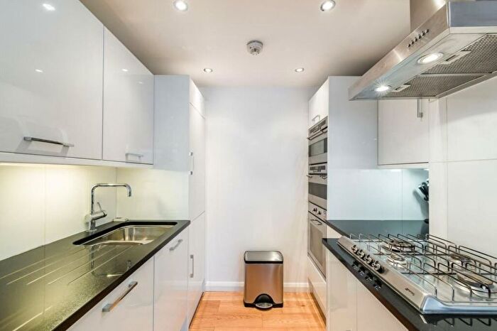 3 Bedroom Flat To Rent In York House, Upper Montagu Street, W1H