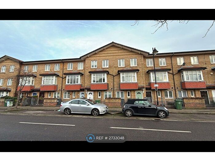 3 Bedroom Terraced House To Rent In Corn Way, London, E11