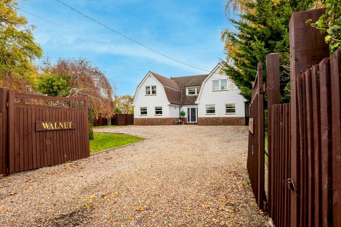 5 Bedroom Detached House For Sale In Fambridge Road, Mundon, CM9