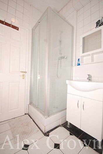 2 Bedroom Flat To Rent In Blackstock Road, Finsbury Park, N4
