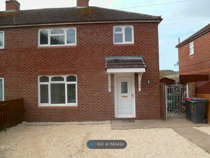 3 Bedroom Semi-Detached House To Rent In Old Farm Road, Atherstone, CV9