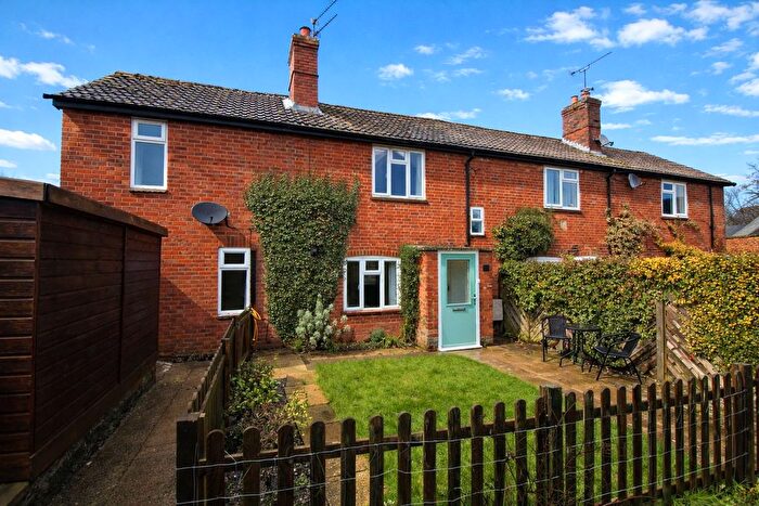 3 Bedroom Semi Detached House To Rent In Lower Froyle, Alton, Hampshire, GU34