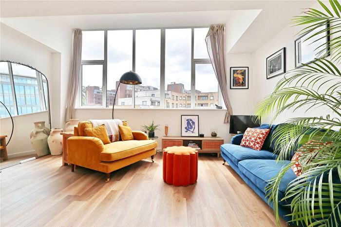 2 Bedroom Property For Sale In Chertsey Road, Woking, Surrey, GU21