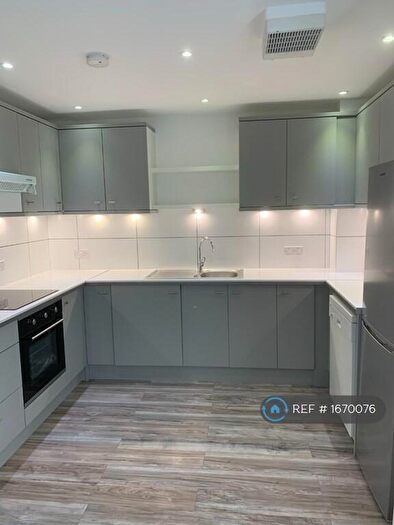 2 Bedroom Flat To Rent In Priory Heights, Slough, SL1