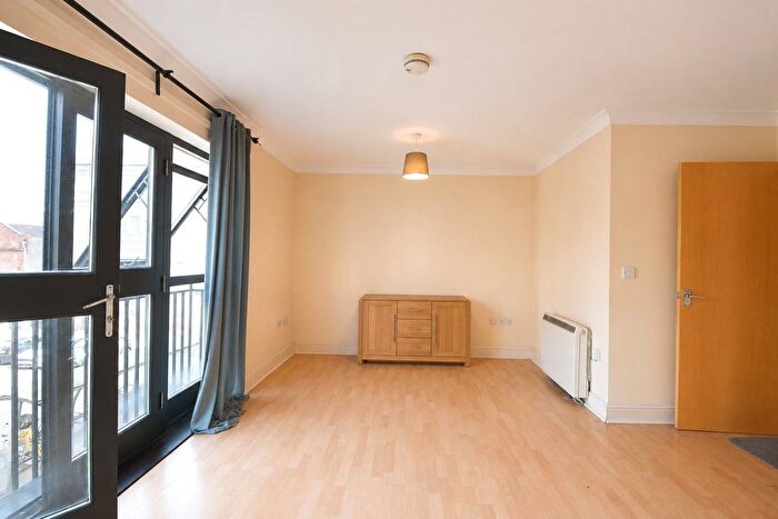 2 Bedroom Flat To Rent In Wilson Street, Bristol, Somerset, BS2