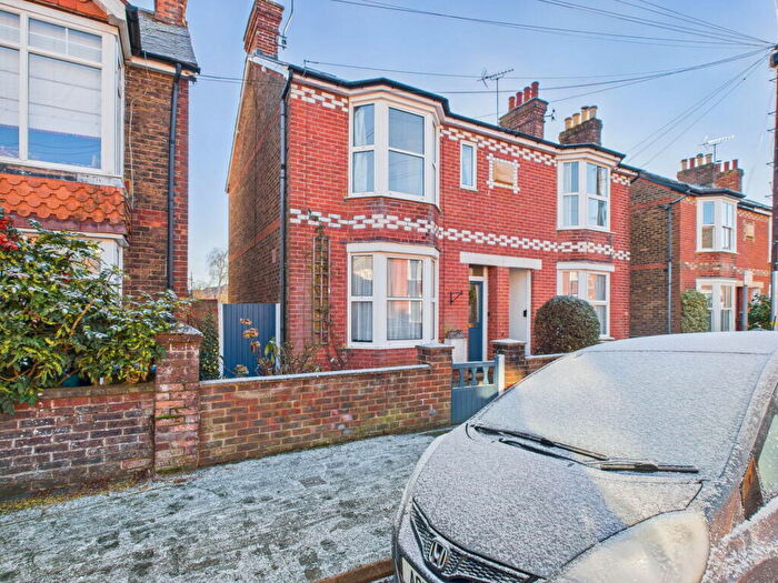 4 Bedroom Semi Detached House For Sale In Clarence Road, Horsham, West Sussex., RH13