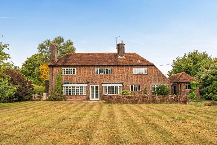 4 Bedroom Detached House To Rent In Gaston Lane, Upper Farringdon, Alton, Hampshire, GU34