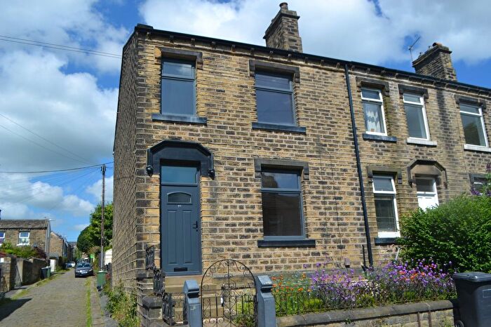 2 Bedroom End Of Terrace House To Rent In Dean Street, Lindley, Huddersfield, HD3