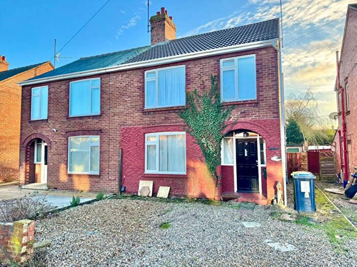 3 Bedroom Semi-Detached House For Sale In Sefton Avenue, Wisbech, PE13