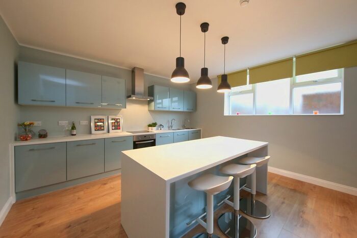 5 Bedroom Property To Rent In Library Court, Fairoak Road, Cathays, CF24