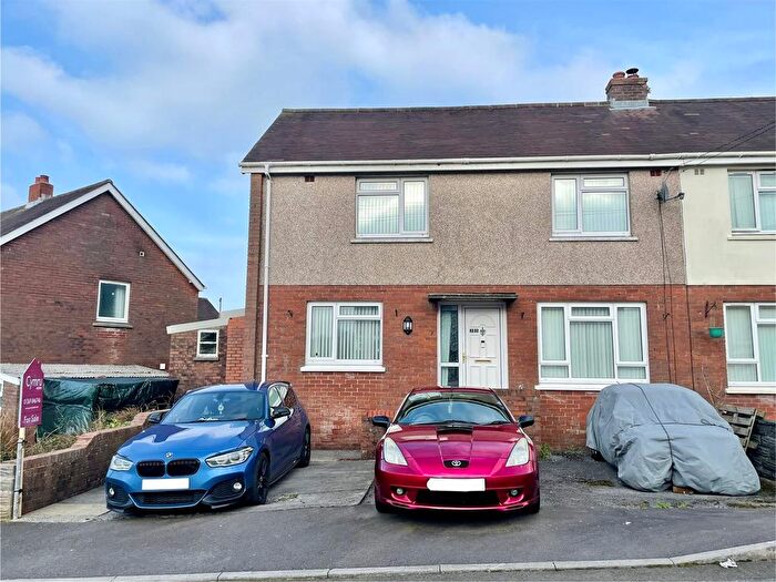 3 Bedroom Semi-Detached House For Sale In Tir Becca, Tumble, Llanelli, SA14