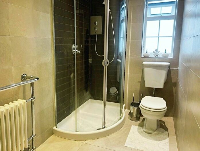 1 Bedroom Semi-Detached House To Rent In Oakhurst Rise, Carshalton, SM5