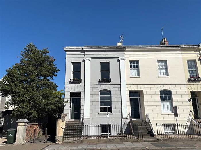 1 Bedroom Flat To Rent In Portland Street, GL52