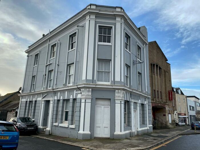 2 Bedroom Ground Flat To Rent In The Western Hotel, Devonport, PL1