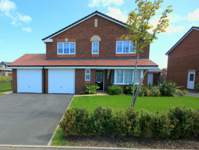 4 Bedroom Detached House To Rent In Parkinson Boulevard, Lytham St.annes, FY8