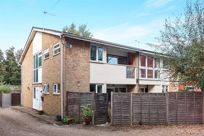 2 Bedroom Flat To Rent In St Johns Court, Brookwood, GU24