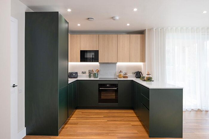 1 Bedroom Flat For Sale In Lower Road, London, SE16