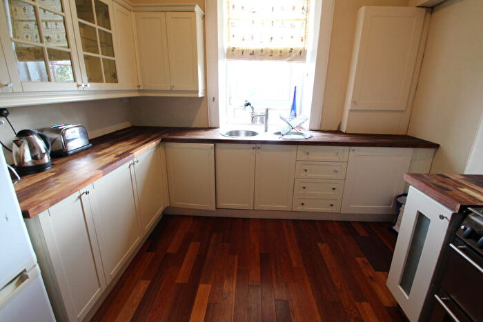 1 Bedroom Apartment To Rent In Fergus Drive, North Kelvinside, G20