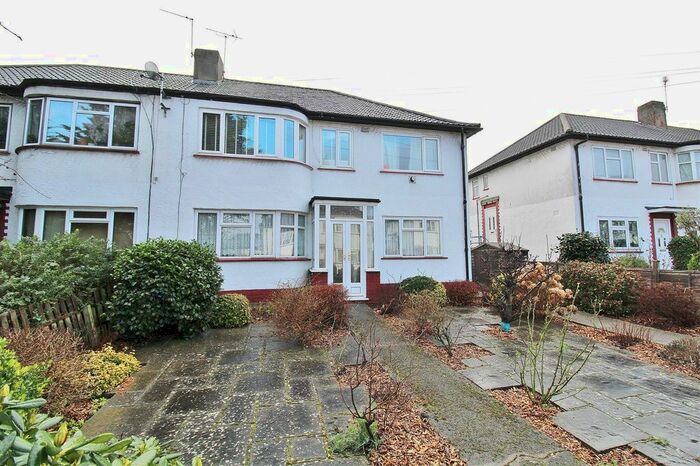 2 Bedroom Maisonette To Rent In Otterburn Gardens, Isleworth, TW7