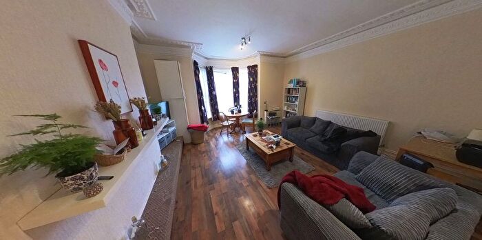 2 Bedroom Flat To Rent In Belle Vue Road, Leeds, LS3