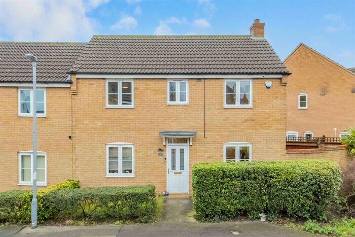 3 Bedroom Semi-Detached House For Sale In Yateley Drive, Barton Seagrave, NN15