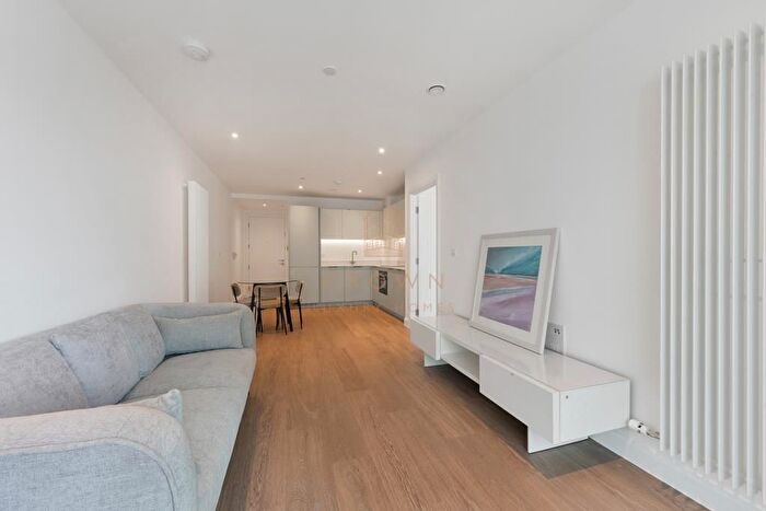 1 Bedroom Flat To Rent In Eden Place, London, E16