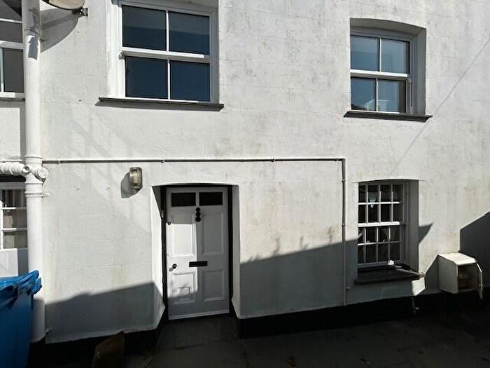3 Bedroom Flat To Rent In Wadebridge, PL27