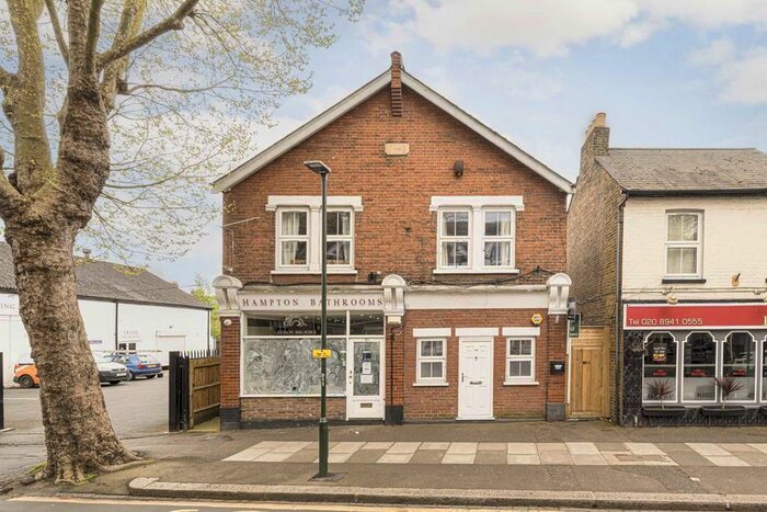 2 Bedroom Property To Rent In Station Road, Hampton, TW12