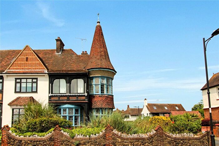 3 Bedroom End Of Terrace House For Sale In Marine Parade, Leigh-on-Sea, Essex, SS9