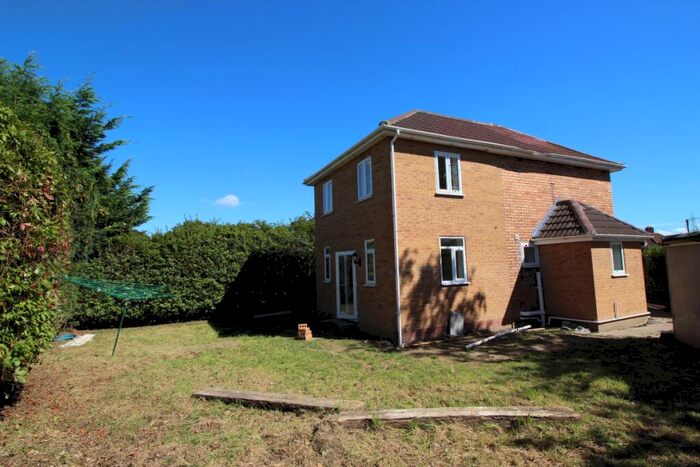 6 Bedroom Semi-Detached House To Rent In Buxton Walk, Bristol, BS7