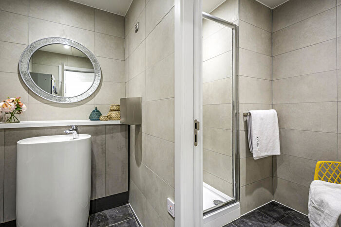 1 Bedroom Private Hall To Rent In Beaumont Fee, Lincoln, LN1