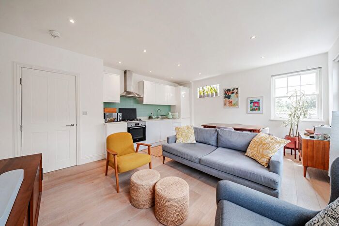 2 Bedroom Flat For Sale In Conyers Road, Streatham, London, SW16