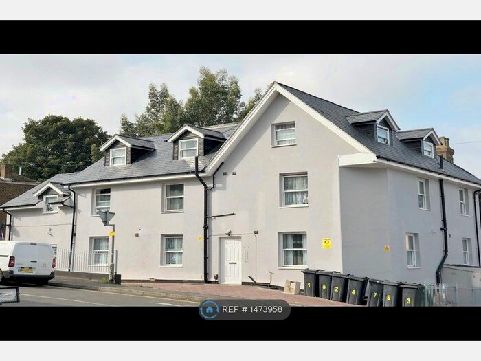1 Bedroom Flat To Rent In Melville Road, England, ME15