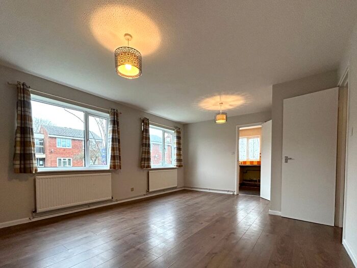 2 Bedroom Flat To Rent In Toomey Road, Steyning, BN44