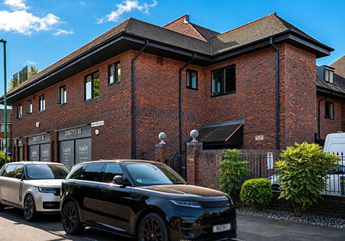 1 Bedroom Flat For Sale In Freelands Road, Cobham, Surrey, KT11