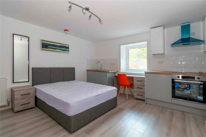 1 Bedroom House To Rent In Park Drive, Near Greenhead Park, Huddersfield, HD1