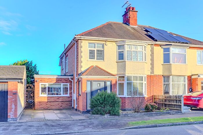 4 Bedroom Semi Detached House For Sale In Kirloe Avenue, Leicester Forest East, LE3