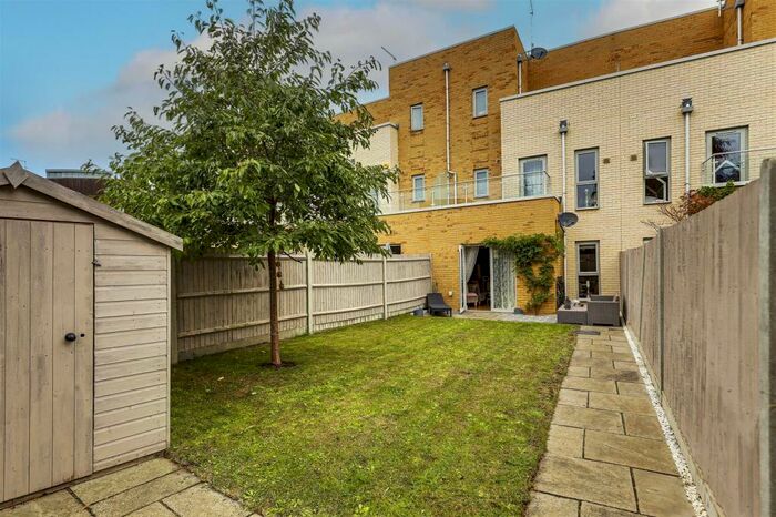 3 Bedroom Town House To Rent In Tudor Way, Hertford, SG14