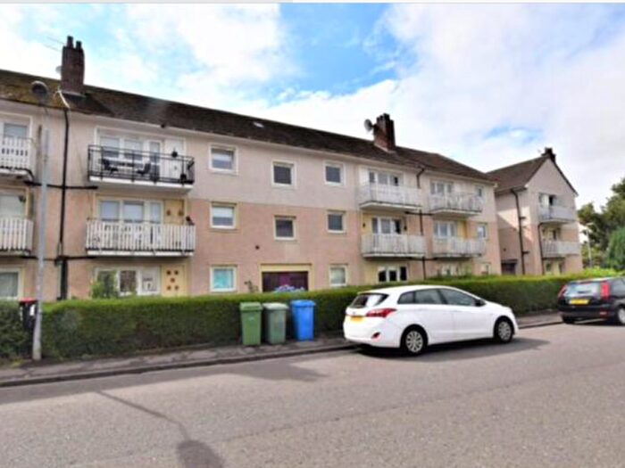 3 Bedroom Flat To Rent In Newfield Place, Rutherglen, G73