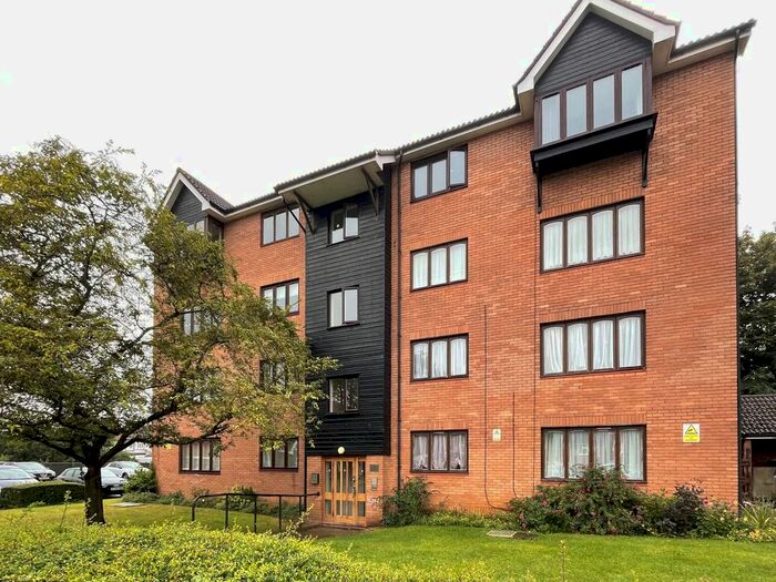 2 Bedroom Flat To Rent In Shepley Mews, Enfield EN3