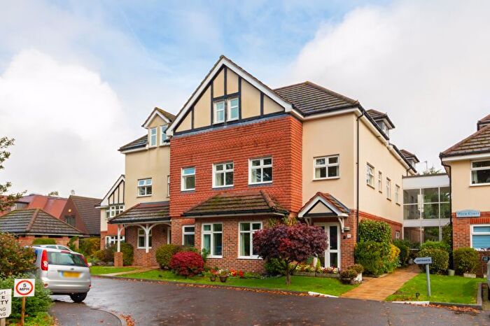 2 Bedroom Flat To Rent In Limpsfield Road, Warlingham, CR6