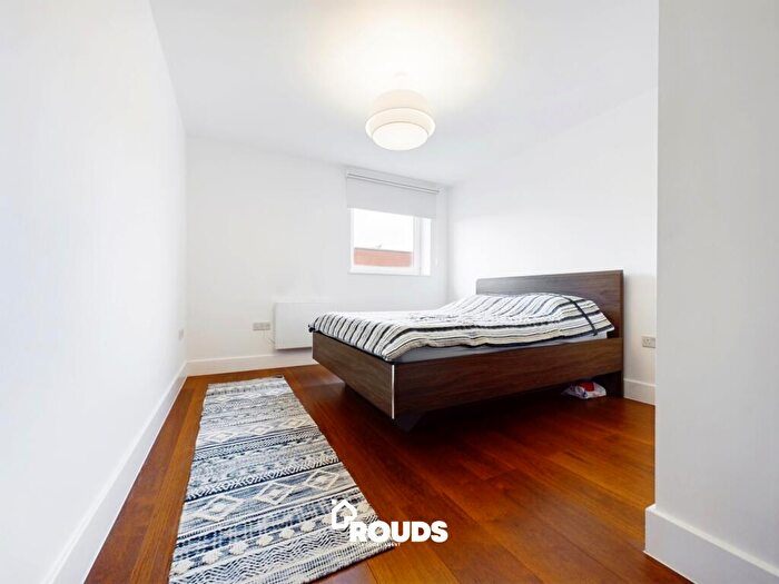 2 Bedroom Flat To Rent In Apartment, Bell Barn Road, Birmingham, West Midlands, B15
