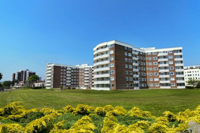 2 Bedroom Apartment To Rent In Elizabeth Court, Grove Road, Bournemouth, BH1