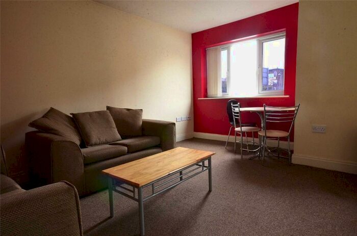 1 Bedroom Apartment To Rent In Plymouth Point, Longsight, Manchester, M13
