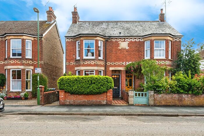 4 Bedroom Semi Detached House For Sale In Clarence Road, Horsham, RH13