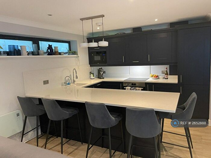 2 Bedroom Flat To Rent In Herne Hill, London, SE24