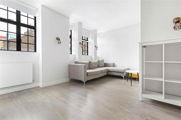 2 Bedroom Apartment To Rent In Varden Street, Whitechapel, London, E1