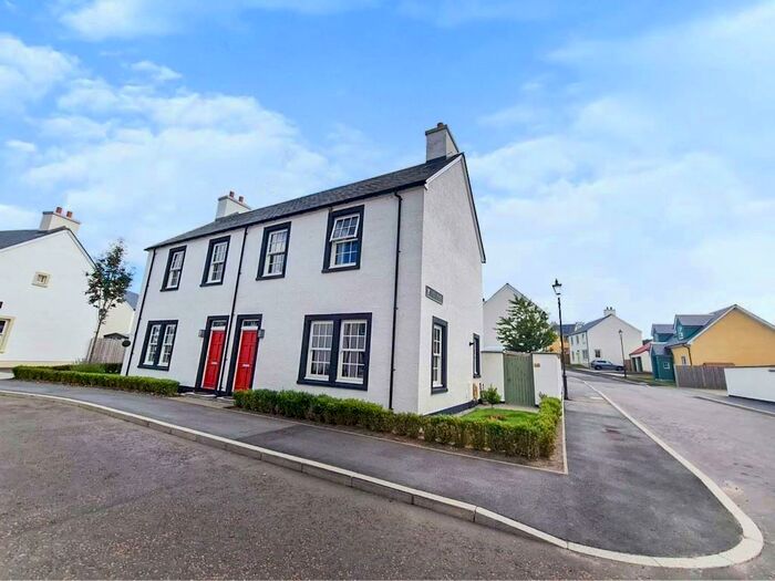 3 Bedroom Semi-Detached House For Sale In Hillhead Road, Tornagrain, IV2